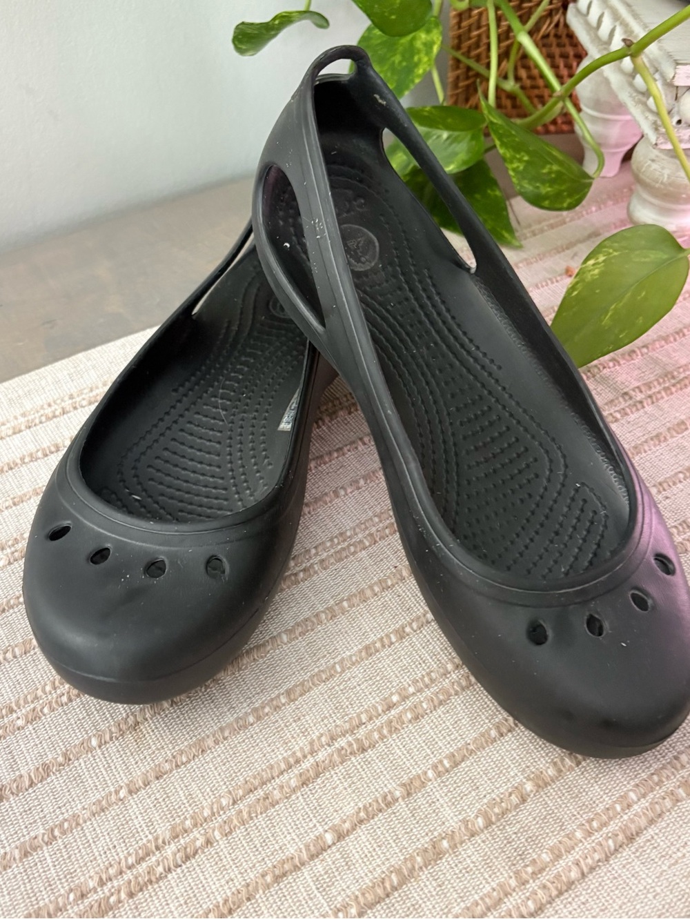 Crocs Black Kadee Flats Ballet Sling Black Cut Out Shoes Sandals Women's 10